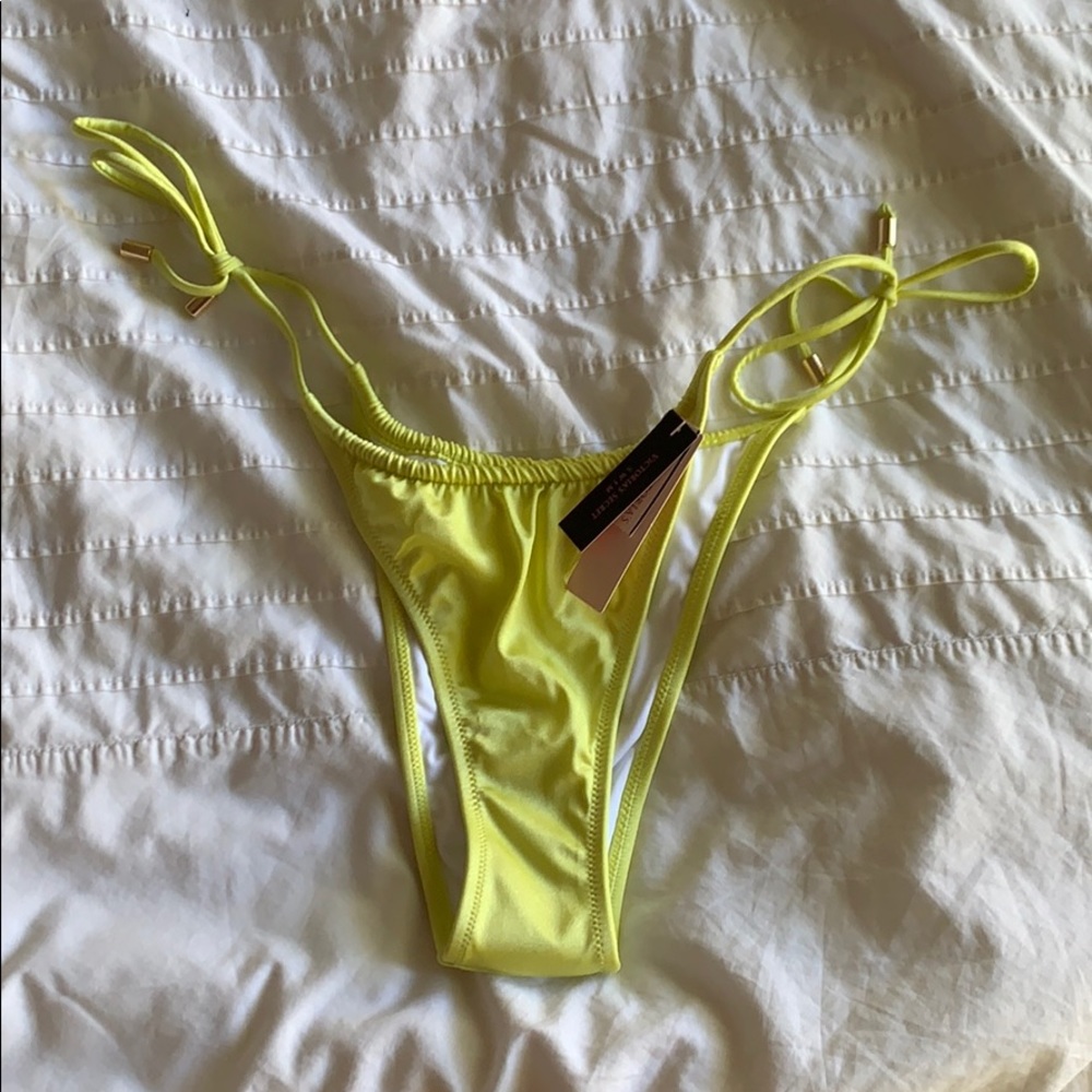 Brand New Y2K Victoria’s Secret Bikini, Liner On